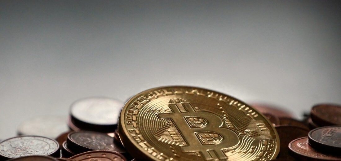 bitcoin készpénz dollár pohár fogantyú a kereskedelemben