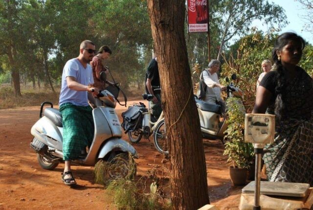 Auroville, Bárdos Kristóf, CEO Trip