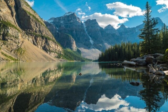 Kanada hegy tó