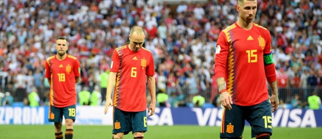 A spanyol klubcsapatokban játszók a legleterheltebb focisták. A válogatott kiesett a 2018-as vb nyolcaddöntőjében az esélytelenebbnek tartott oroszokkal szemben. Fotó: FIFA.com