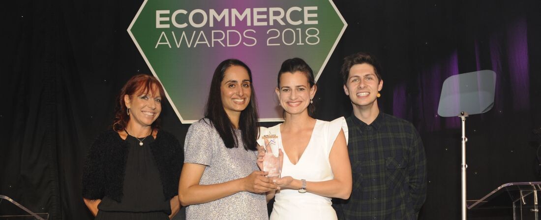 Az Antavo képviselői az „eCommerce Awards for Excellence” díjátadóján Londonban. Középen balra Rohini Contractor, jobbra Kecsmár Zsuzsa.