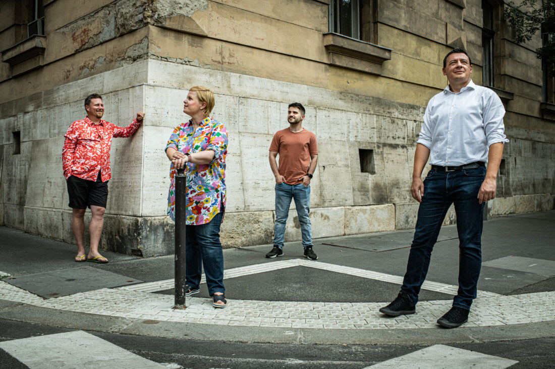 A Startup Hungary kuratóriumi (Halácsy Péter, Pistyur Vera és jobbra GYörkő Zoltán) tagjai, valamint vezetője, Biás Csongor (hátul, középen). Fotó: Forbes archív / Sebestyén László