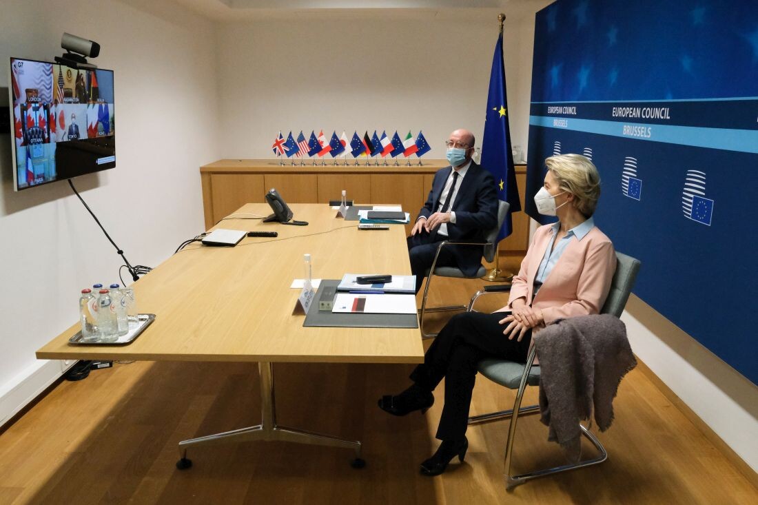 Charles Michael, az Európa Tanács és Ursula von der Leyen, az Európai Bizottság elnöke Brüsszelben, videokonferencia keretében vesz részt a G7-ek csúcstalálkozóján, 2021 februárjában. Fotó: EU/Press